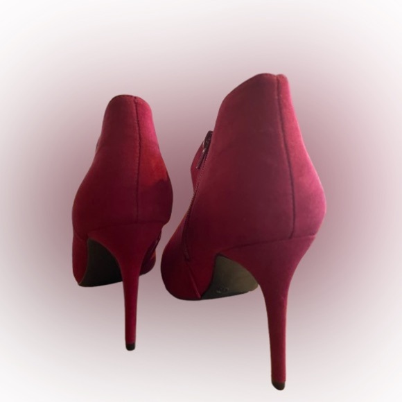 Get out!!!! Journee Collection did it again!  This is a staple heel !!​ - Picture 3 of 10